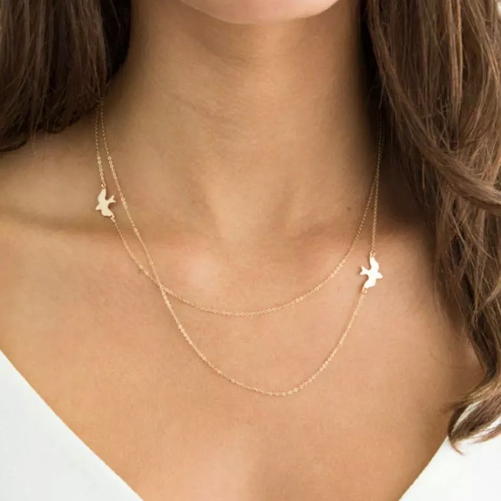 ♡ Dove Flying Necklace - Picture 6 of 8